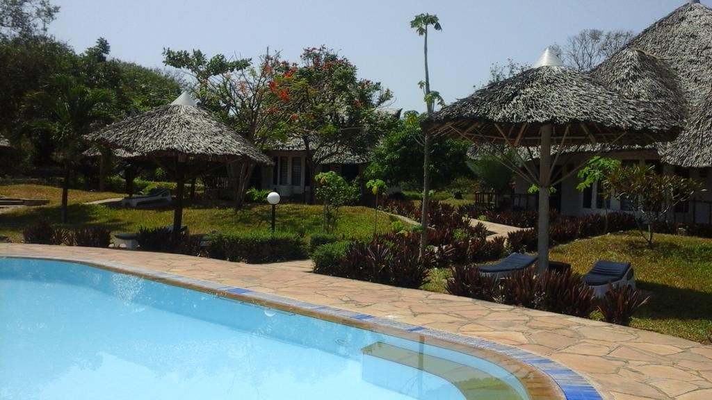 Kinondo Poa Hotel Diani Beach Exterior photo